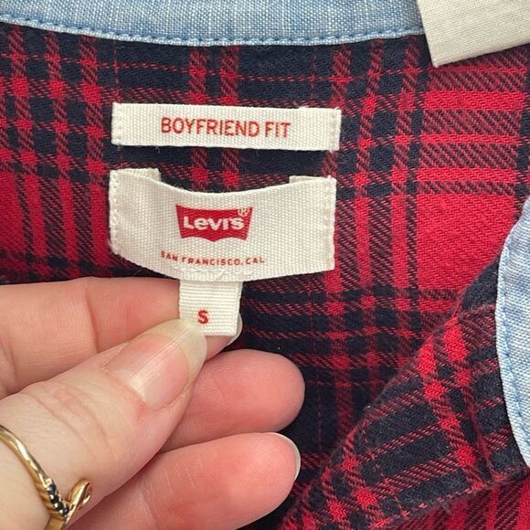 Levi’s flannel shirt top button down plaid red black small - Picture 2 of 10